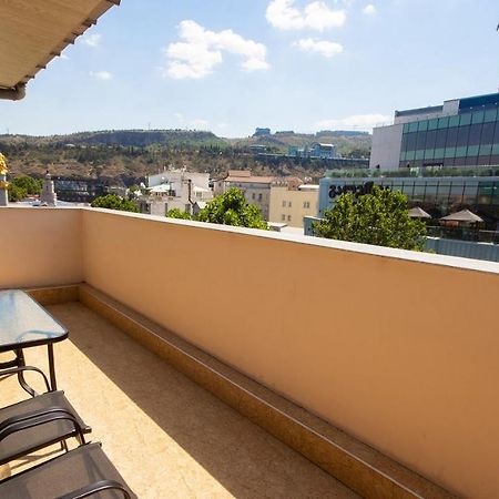 Big Terrace Apartment On Liberty Square Tbilisi Esterno foto